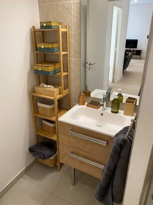 Brand New 1 Bedroom Flat With Parking- 5 Min Paris Pte De Versailles Issy-les-Moulineaux Exterior photo